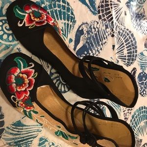 Chinese embroidered shoes